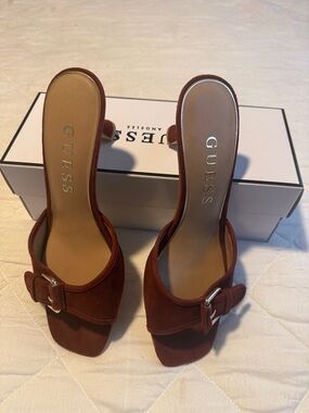 GUESS Women's Rust Brown Suede Buckle Mule Sandals